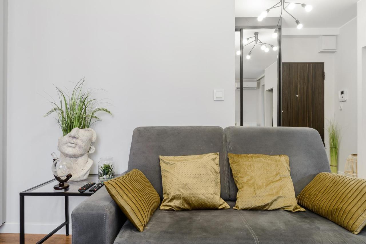 Modern Apartments With Access To The Pool Near Rondo Daszynskiego Station Warszawa Eksteriør billede